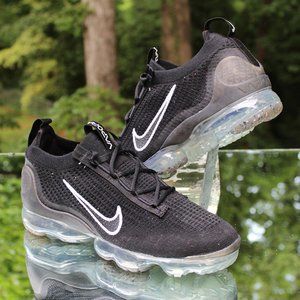 Nike Air VaporMax Flyknit 2021 Women’s Size 10